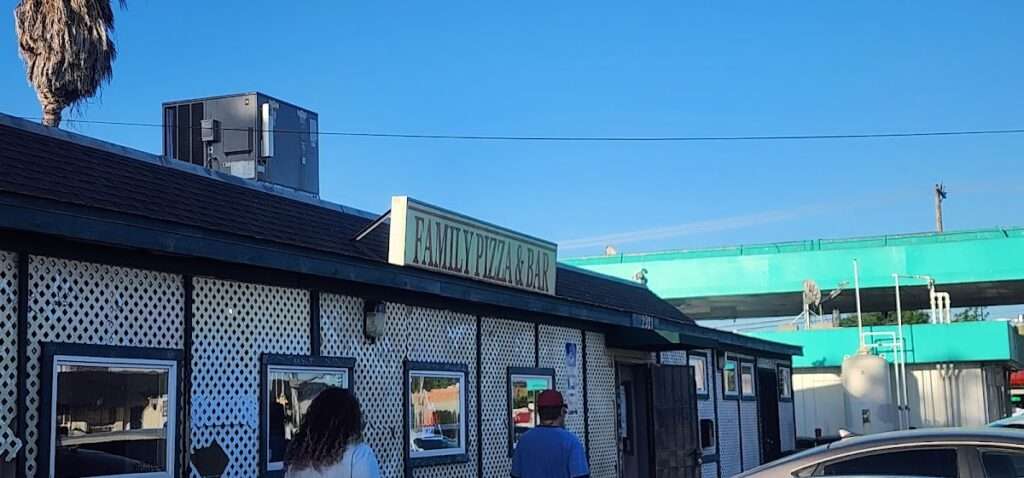 Family Pizza & Cocktail Lounge banner